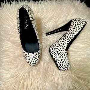 Mia brand sequins embellished black & white polka dot platform heels. Size 8
